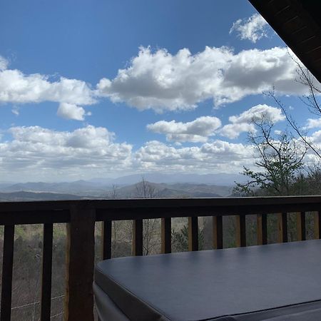 Sevierville Cabin With Private Hot Tub And Fireplace! ภายนอก รูปภาพ