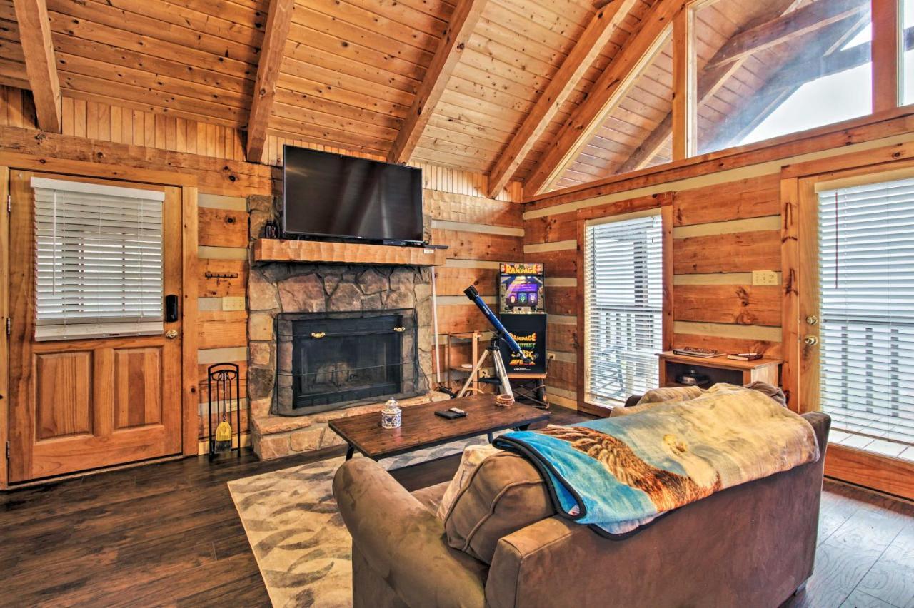 Sevierville Cabin With Private Hot Tub And Fireplace! ภายนอก รูปภาพ