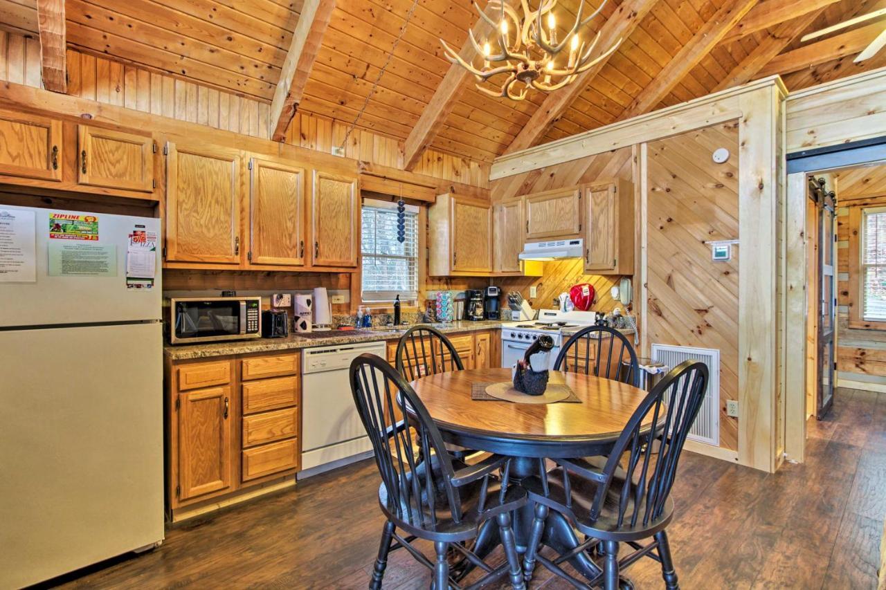 Sevierville Cabin With Private Hot Tub And Fireplace! ภายนอก รูปภาพ
